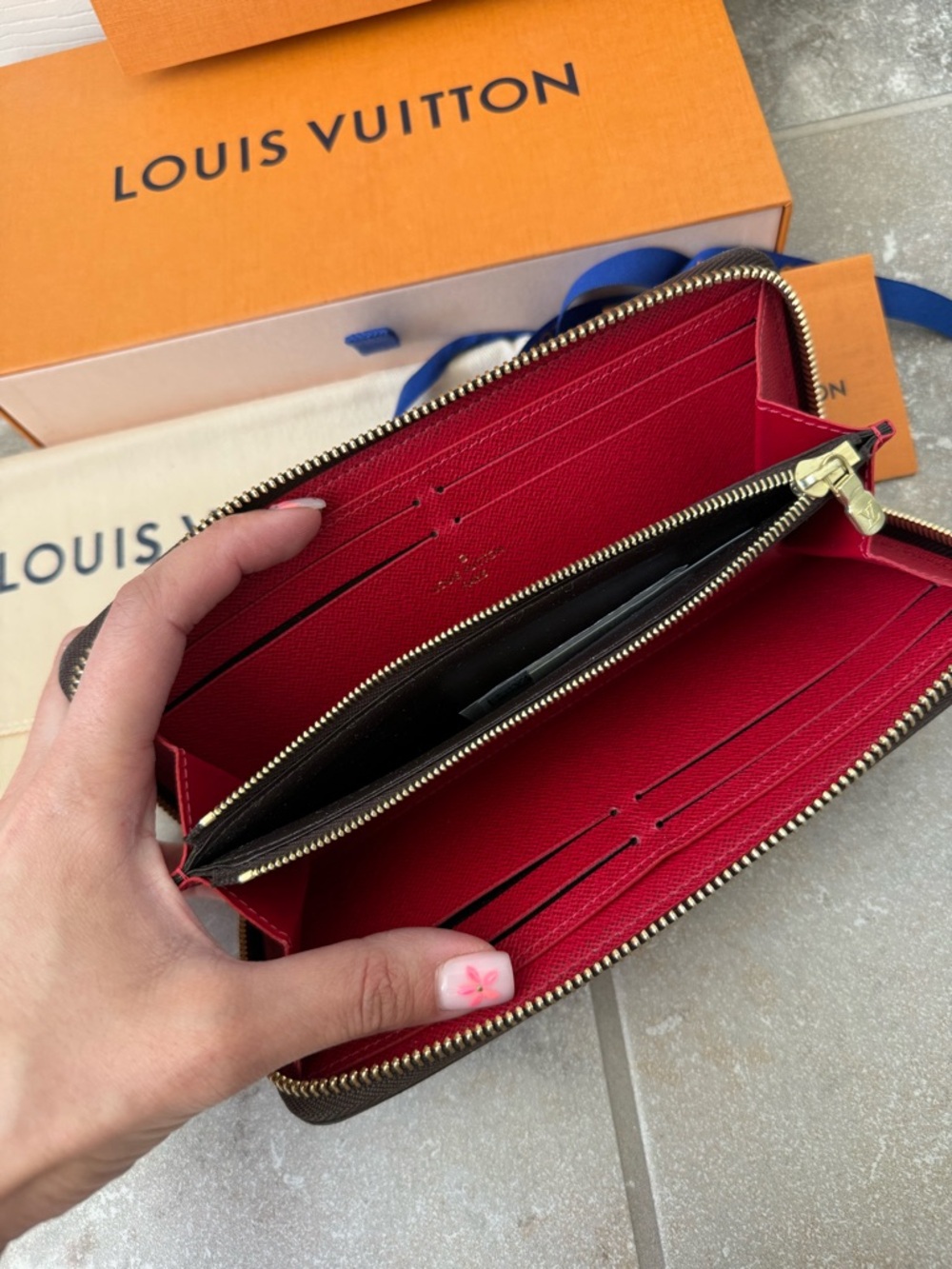 Louis Vuitton Damier Ebene Zip-Around Clémence Wallet - Picture 4 of 6